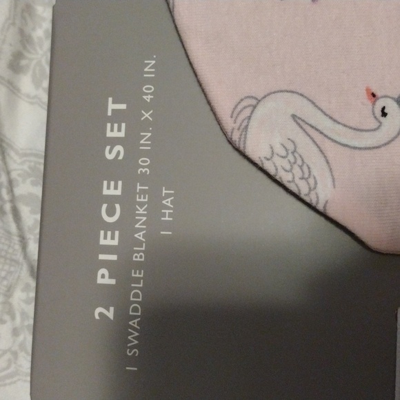 NEW Betty and Bob 2 pc Swaddle Blanket and Hat - Picture 4 of 11